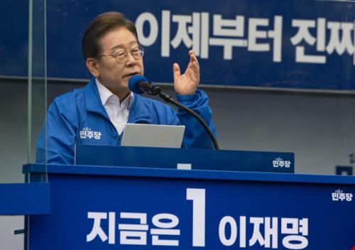 [속보] 이재명, 노무현 16주기 맞아 "노무현의 길이 제 길…대동세상 만들것"