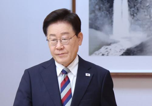 "대통령 중임제는 '탈옥형 개헌' 꼼수"...李 개헌 가능성은?