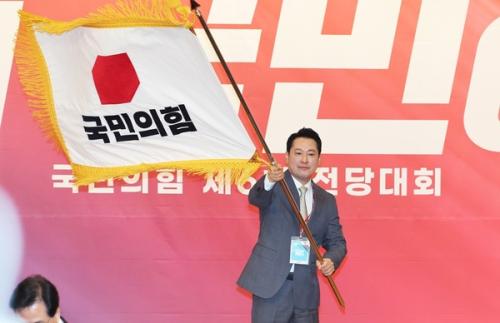 위기의 국힘, ‘보수 선명성’ 앞세운 장동혁이 이끈다