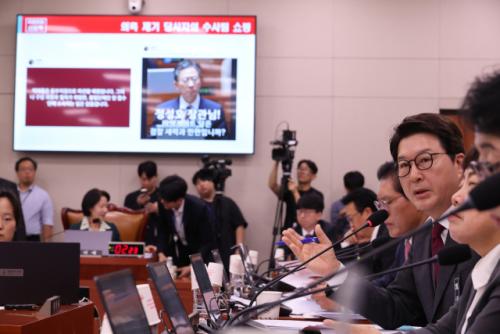 "조용히해! 너한텐 해도 돼!" 박지원 반말에 법사위 '아수라장'