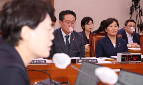 ‘탕평인사’ 홍보모델로 전락한 송미령…원칙도 소신도 없다