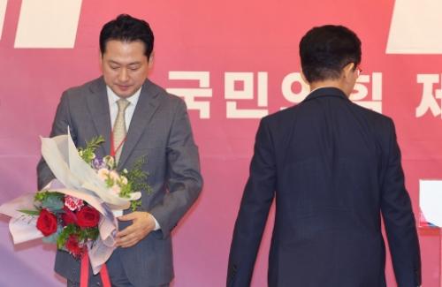 김문수, 뒤늦게 장동혁 당선 축하 페이스북 메시지