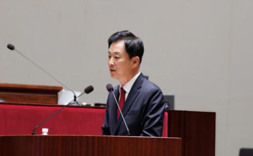 정부 상대로 TK 현안 송곳 질의 이어간 유영하