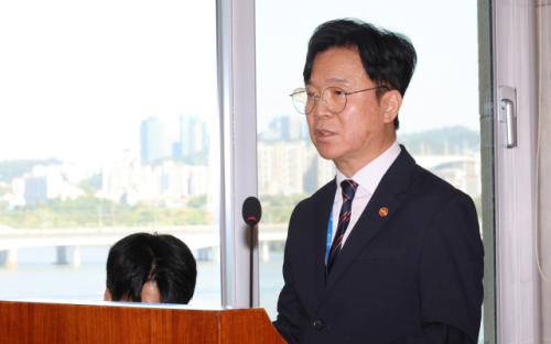 김영훈 "노란봉투법 쟁의대상 기준, 시행령·시행규칙 등 다각도 검토"