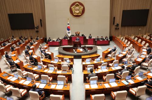 [속보] 추경안, 국회 예결소위 통과…野 퇴장 속 與 단독처리