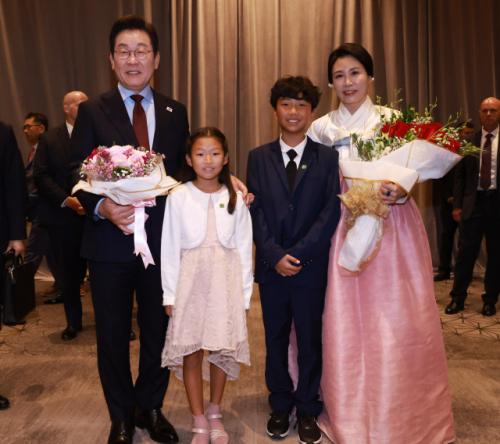 방미 김혜경 여사, 미국 의회도서관 및 치매 전문 복지기관 방문