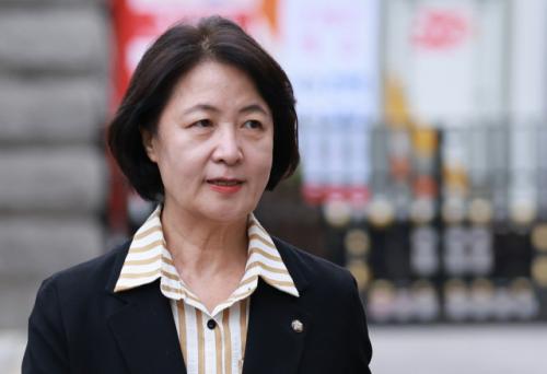 추미애 "대선 코앞이라 신속 재판?…대법, 사법의 정치화 자인"