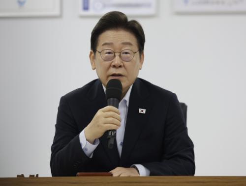 李대통령, 8·15 광화문서 '국민 임명식' 진행'…尹 부부 제외 전직 대통령들 초대