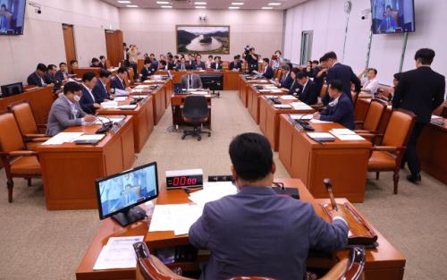 국회 농해수위서 산불 예산 대폭 증액…각 상임위 추경 심사도 속도