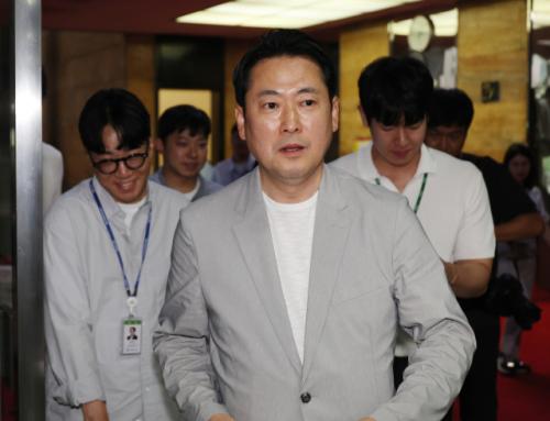 '전대 청구서' 내미는 우익 인사들? "영남 30석 공천권" 발언에 논란