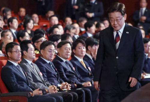 '李 골프 회동' 후폭풍, 징계 요구도…개헌 논란엔 '반대' 입장