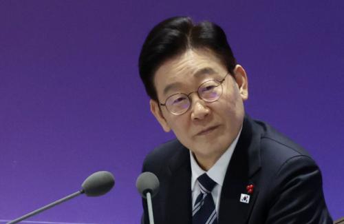 李대통령 "격려 한 번 가야겠죠?"…캄보디아 스캠피의자 송환 성과 치하