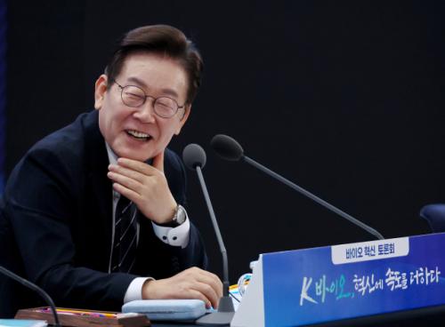 李대통령 지지율 56.0%…민주 44.6%·국힘 36.2%