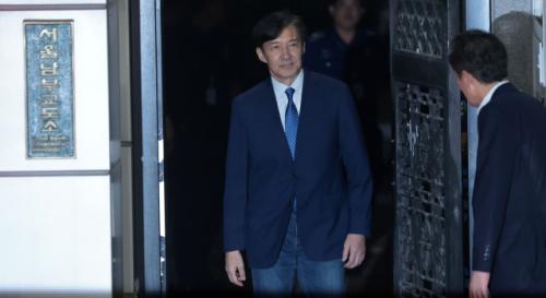 조국 '입시비리' 다시 도마에…"그런 도움 못 주는 학부모 훨씬 많아" "숙명여고 쌍둥이 아빠는 지방 주유소 기름 넣으며 생활하는데"