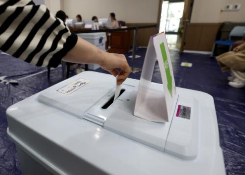 21대 대통령 선거, 더 뚜렷해진 사전투표 '서고동저'