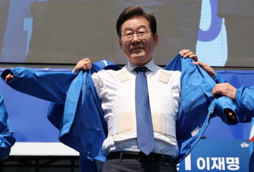 [속보] 전현희 "이재명 피습, 국정원 테러 배후 의구심 제기돼"