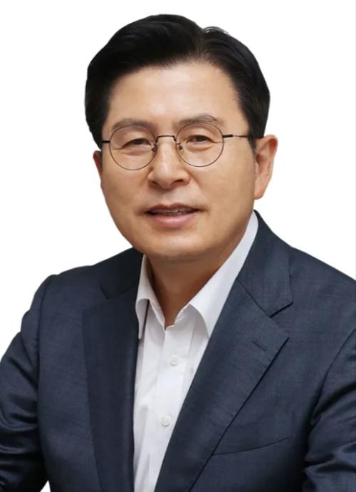 황교안, 대선 후보 사퇴…"김문수 지지, 부정선거 막겠다"