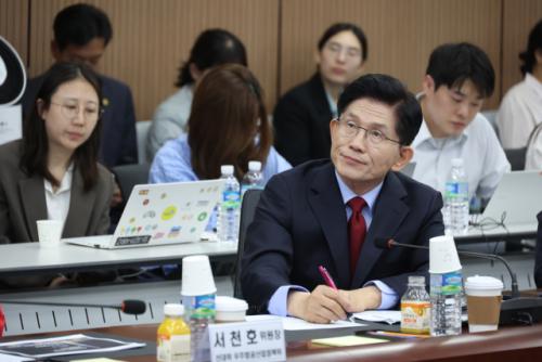 김문수 "항공 우주 기술·산업 세계 제일로 키우겠다"