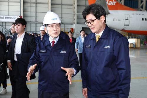 김문수, 尹탈당 문제 "잘 판단하실거라 생각하고 존중"