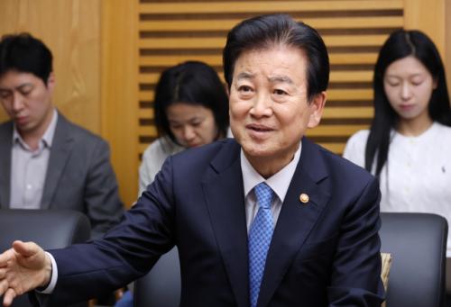 정동영 "北 내고향축구단, 기왕이면 우승했으면 좋겠다"