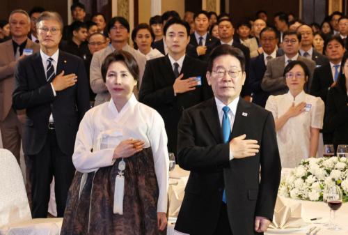 동남아 순방 마친 李 대통령, '지방정부 통합' 묘수 내놓을까