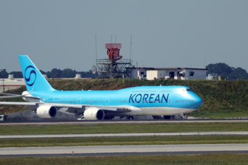 [속보] 석방 한국인 316명 탑승 대한항공 전세기 인천공항 도착