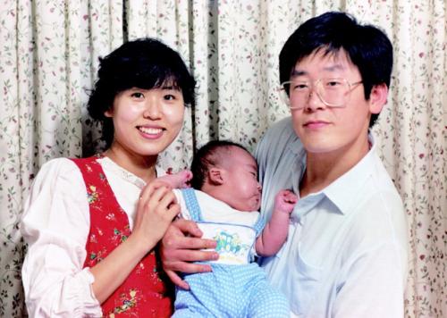 이재명은 누구? 공장노동자에서 인권변호사, 그리고 대통령까지