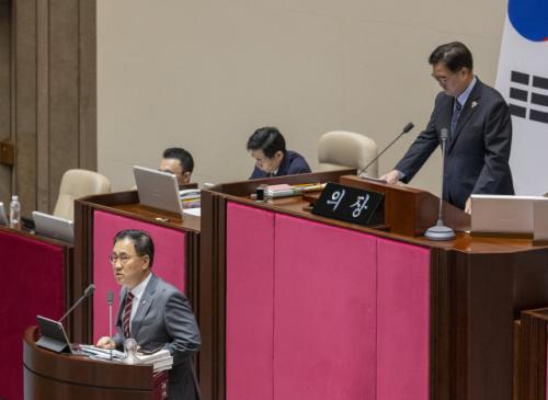 국힘, "'EBS법' 막아라" 필리버스터 돌입, 野 "교각살우"·與 "독립성 보장"