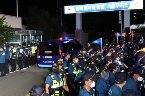 尹, 4개월만에 재구속…지지단체 “집회 계속한다”
