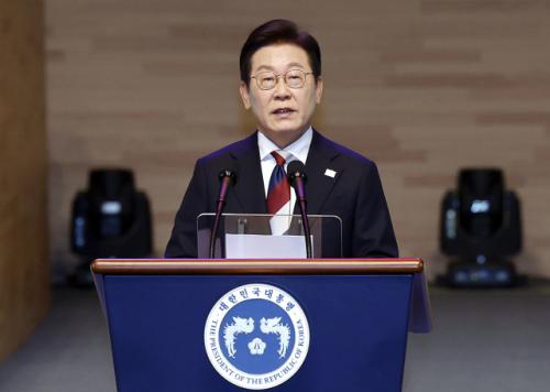 "조국 사면하면 지지율 빠져" 우려에…李대통령 "피해있어도 해야할 일"