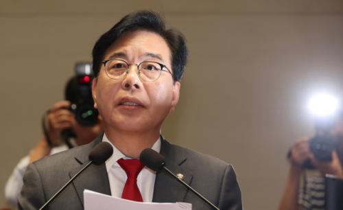 [속보] 송언석 "대통령은 감자전 먹으면서…지자체장에 책임 떠넘겨"