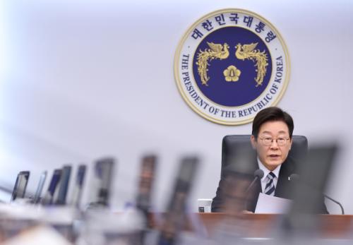 '금의환향' 대구 찾는 李대통령…'공항·물·AI로봇' 돌파구 찾나