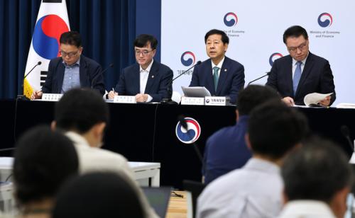 李정부 ‘확장 재정’ 선언...나라 곳간은 비어 비어가는데 퍼주기 몰두