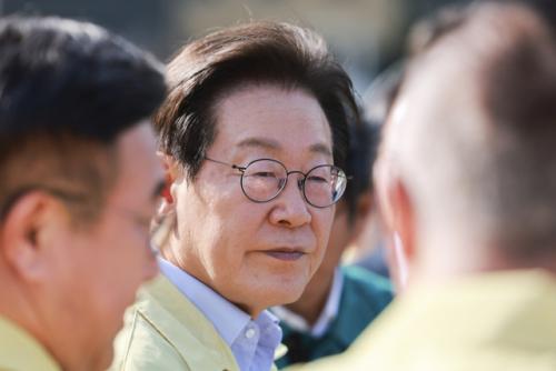 李대통령 "국민 어려움 살피기 위해 당분간 민생·경제에 집중"