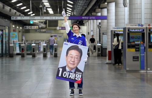 김종혁 "이재명 지지도 2% 떨어지자 '눈에 꿀' 강선우 가차없이 내던져, 10% 추락 국힘은 극우 놀이판"