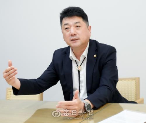 [의정외전]정원기 경주시의원, 지역 문화예술 발전과 3無 축제 도입에 앞장