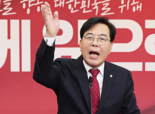 국방비 1조3천억 제때 못 줬다…국힘 "얼빠진 정부"