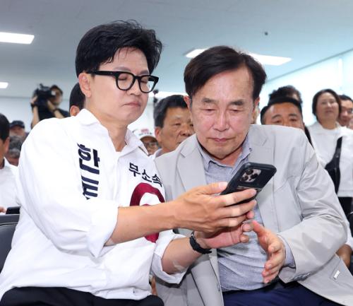 부산북갑 ‘河’·평택을 ‘金’ 선두...한동훈·조국, 정치생명 끝나나