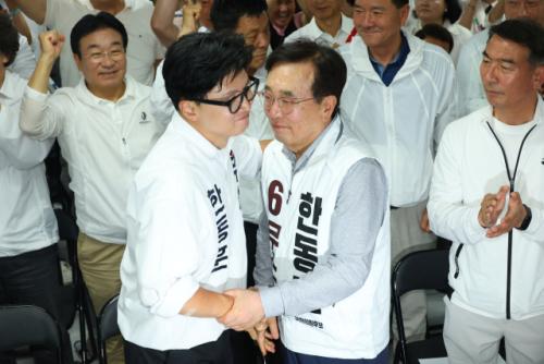 한동훈 국회 입성 성공…보수 재편 변수로 급부상