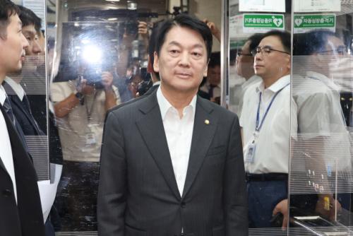 [속보] "당내 민주주의 역행"…안철수, 혁신위 '단일지도체제' 반발