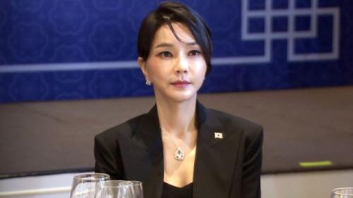 김건희 "목걸이 잘 썼다"며 돌려준 건... '디올백' 의혹 불거진 그때