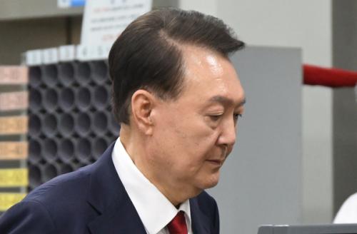 尹 전 대통령, 건강악화로 출석 불투명…특검 “강제구인 하겠다”