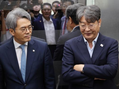 [속보] 정청래, 이춘석 '차명 주식거래 의혹'에 윤리감찰단 조사 지시