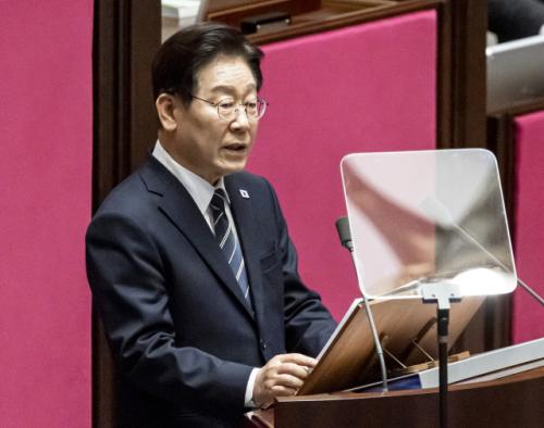 이 대통령 "경제 회생의 골든타임 놓치지 않겠다"