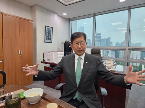 [인터뷰] 이상식 "수사권 가진 경찰, 조직 확대‧개편 필요…감시기구 통해 견제도"