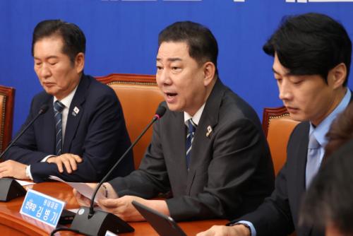 김병기, 尹 겨냥 "컵라면과 건빵? 내란수괴 밥 투정에 분노…참으로 뻔뻔"