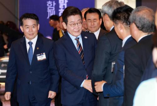 李 대통령 "격변의 시대…정부, 해외동포 안전 지키는 데 힘 쏟겠다"