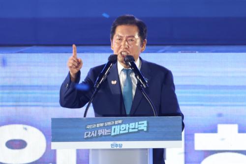 정청래, 신임 민주당 대표 선출…"검찰·언론·사법 개혁 추석 전 마무리"