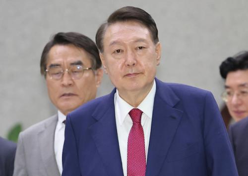 민주 "윤석열, 감옥으로 돌아갈 시간…마지막 여흥 끝나"