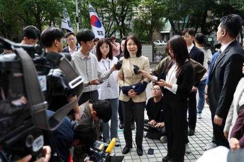 민주당도 이진숙 체포 부적절 지적…대구시장 넘어 대권주자 급부상